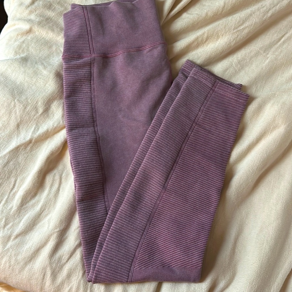 Women’s Size small lavender leggings active wear